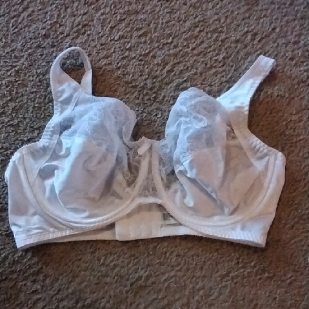 Vassarette White Lace Bra 75-822 38D